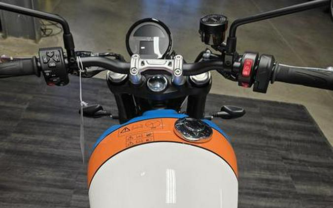 2026 Triumph Speed Twin 900 Aluminium Silver/Carnival Red/Jet Black