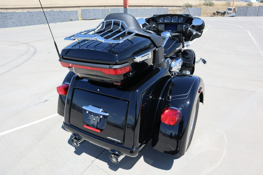 2022 Harley-Davidson Tri Glide Ultra Vivid Black