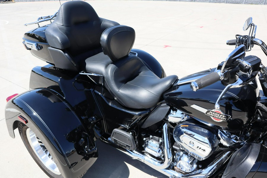 2022 Harley-Davidson Tri Glide Ultra Vivid Black