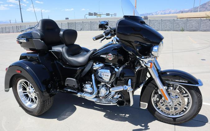 2022 Harley-Davidson Tri Glide Ultra Vivid Black