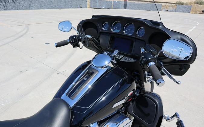 2022 Harley-Davidson Tri Glide Ultra Vivid Black