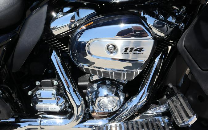 2022 Harley-Davidson Tri Glide Ultra Vivid Black