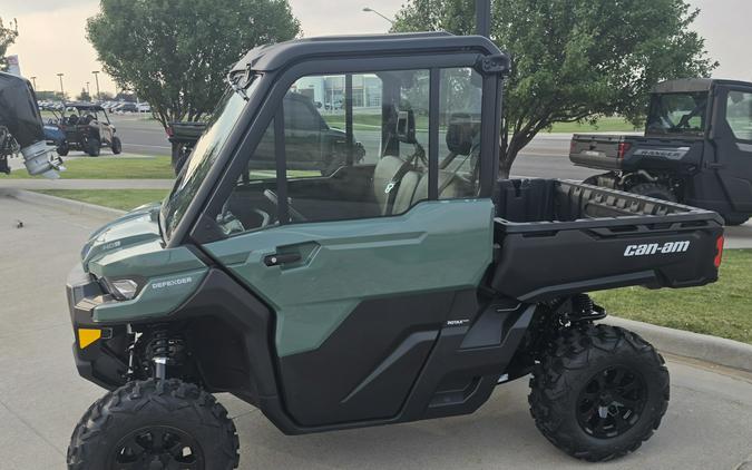 2026 Can-Am Defender DPS CAB HD9