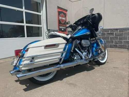 2021 Harley-Davidson Electra Glide Revival Review (18 Fast Facts)