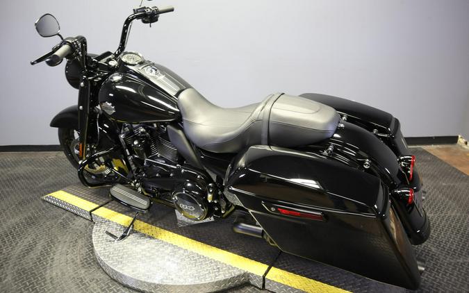2025 Harley-Davidson Road King Special Vivid Black