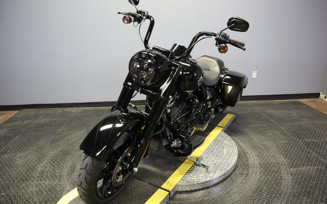 2025 Harley-Davidson Road King Special Vivid Black