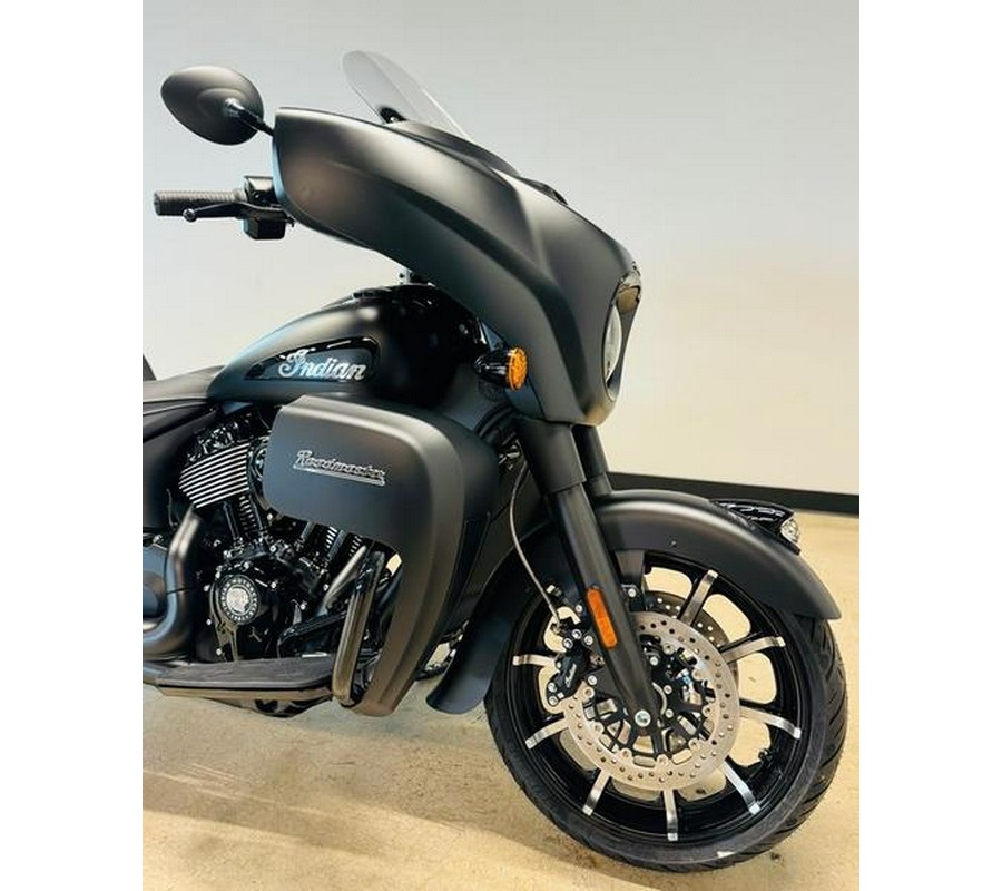 2024 Indian Motorcycle® Roadmaster® Dark Horse® Black Smoke