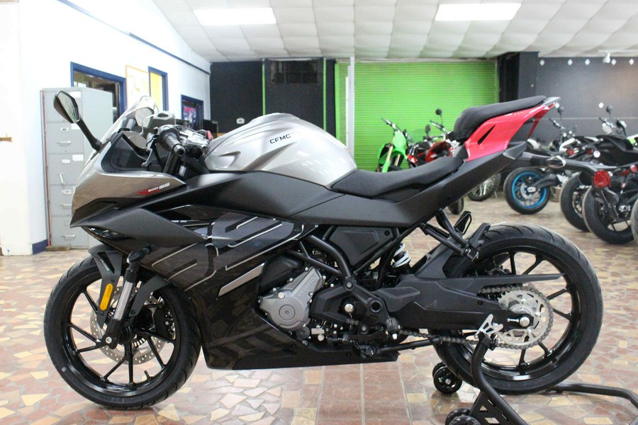 2026 CFMOTO 300SS Nebula Black - T6004138