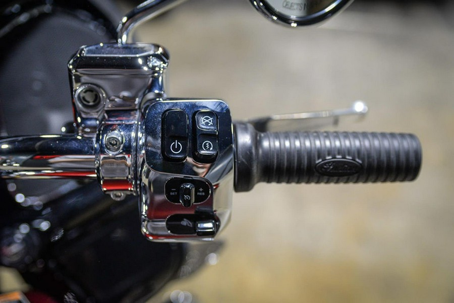 2023 Indian Motorcycle Challenger® Limited