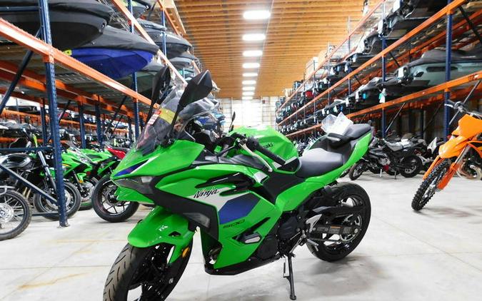 2026 Kawasaki Ninja® 500 SE ABS