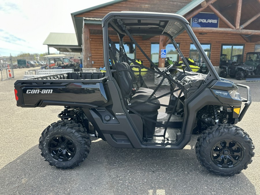 2024 Can-Am™ Defender XT HD10