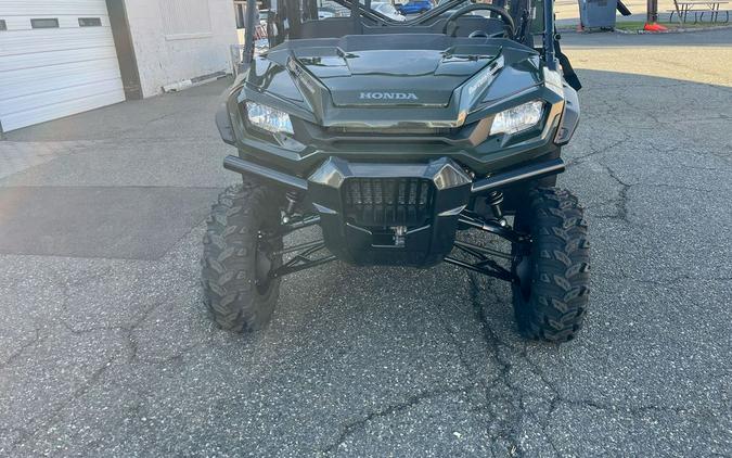 2025 Honda® Pioneer 1000-6 Deluxe Crew
