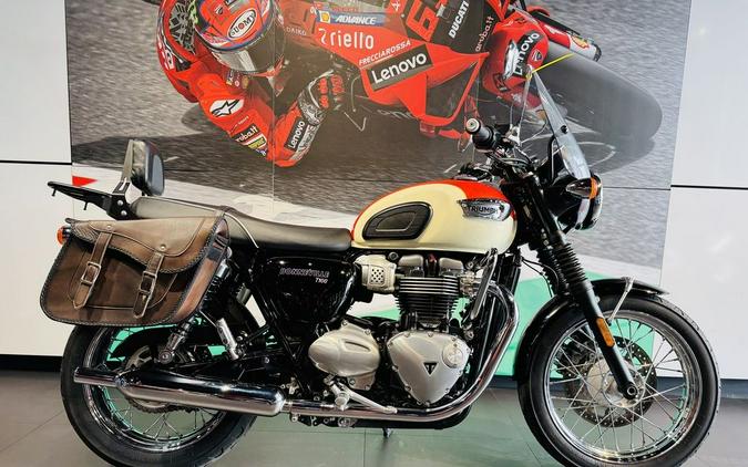 2019 Triumph Bonneville T100 New England White / Intense Orange