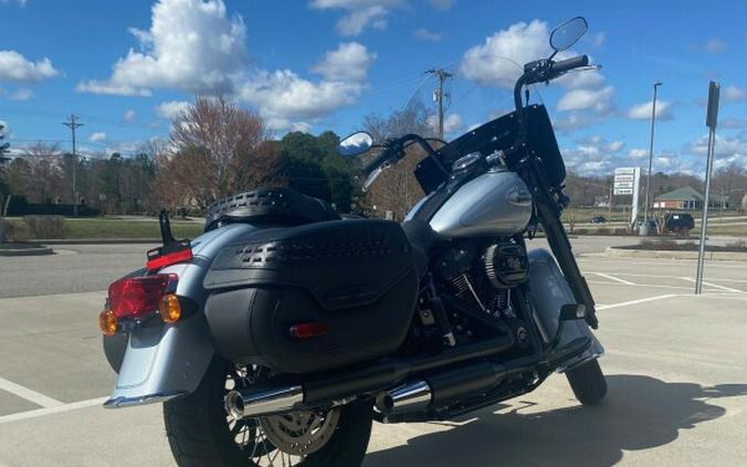 2024 Harley-Davidson Heritage Classic Atlas Silver Metallic