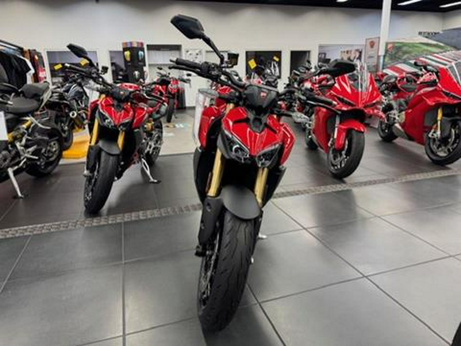 2026 Ducati Streetfighter V2