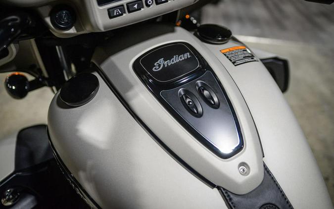 2023 Indian Motorcycle Roadmaster® Dark Horse®