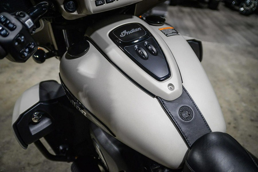 2023 Indian Motorcycle Roadmaster® Dark Horse®