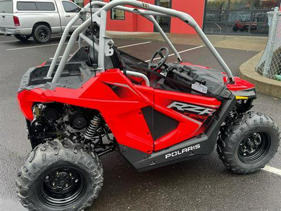 2025 Polaris RZR 200 EFI