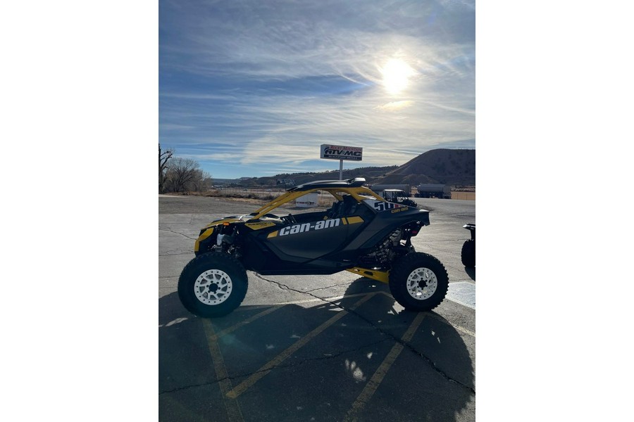 2024 Can-Am Maverick R X RS With Smart-Shox Black & Yellow