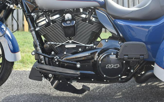 2023 Harley-Davidson Freewheeler Bright Billiard Blue/Billiard Gray