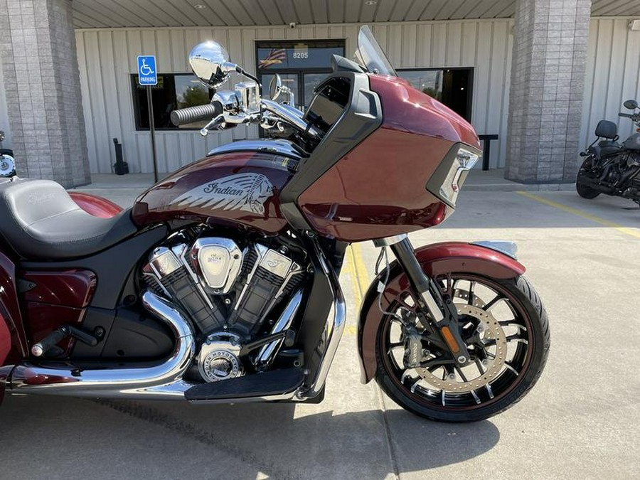 2022 Indian Motorcycle® Challenger® Limited Maroon Metallic