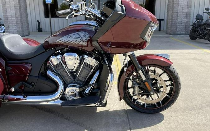 2022 Indian Motorcycle® Challenger® Limited Maroon Metallic