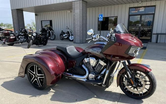 2022 Indian Motorcycle® Challenger® Limited Maroon Metallic