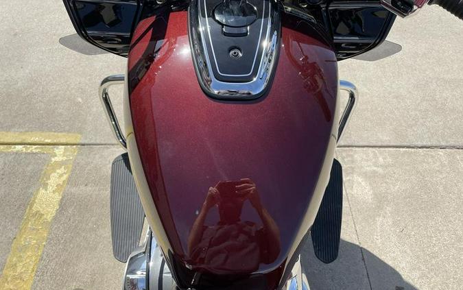 2022 Indian Motorcycle® Challenger® Limited Maroon Metallic