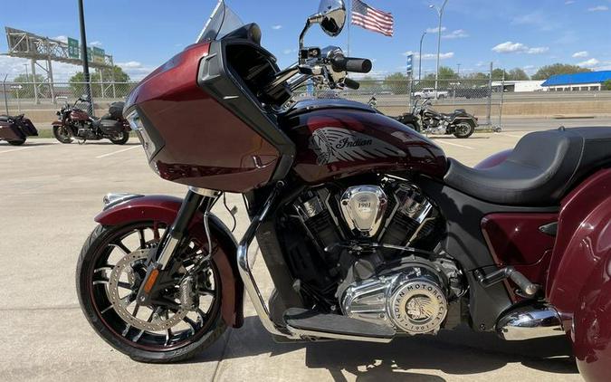 2022 Indian Motorcycle® Challenger® Limited Maroon Metallic