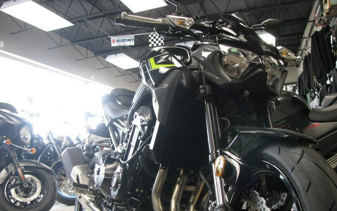 2024 Kawasaki Z900 ABS Metallic Spark Black/Metallic Matte Dark Gray