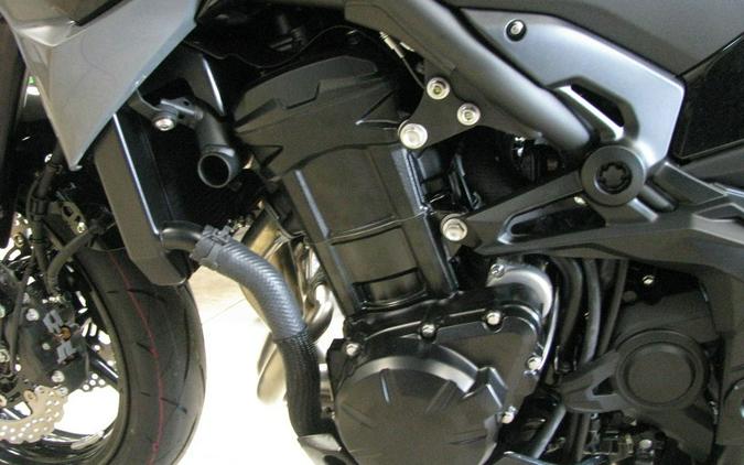 2024 Kawasaki Z900 ABS Metallic Spark Black/Metallic Matte Dark Gray