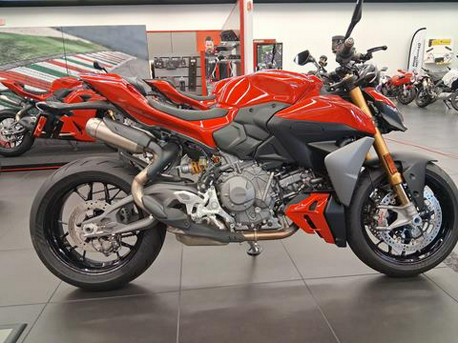 2025 Ducati Streetfighter V2 S