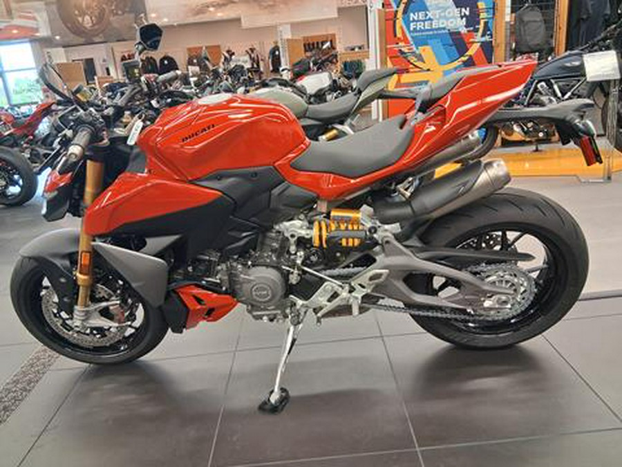 2025 Ducati Streetfighter V2 S