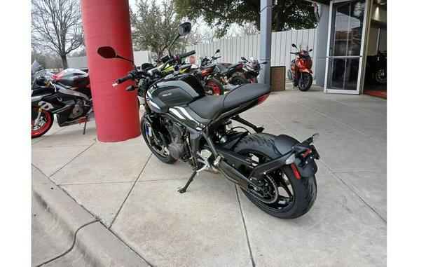 2025 Triumph Trident