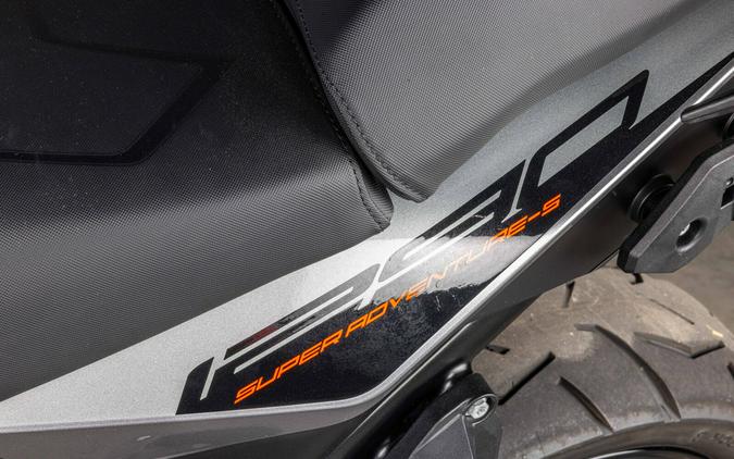 2020 KTM 1290 SUPER ADVENTURE S - LM920101
