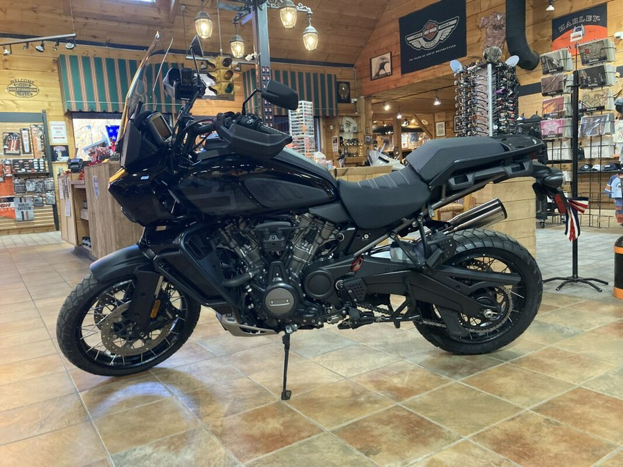 2021 Harley-Davidson Pan America™ 1250 Special Vivid Black