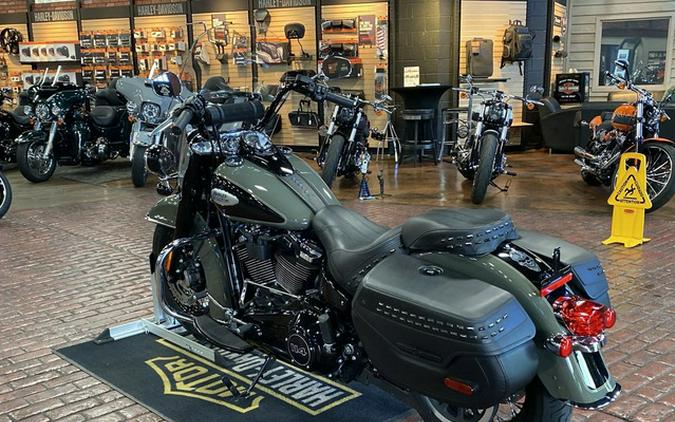 2021 Harley-Davidson FLHCS - Heritage Classic 114