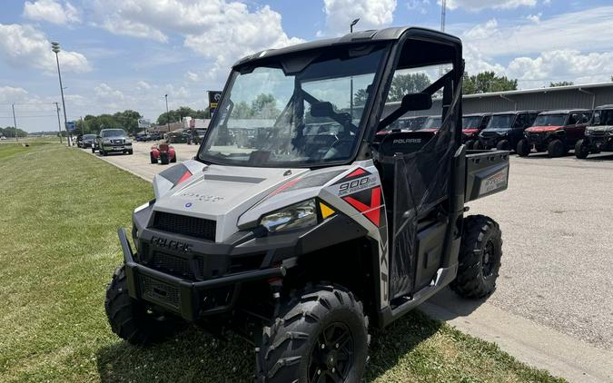 2019 Polaris® Ranger XP® 900 EPS Premium Silver Pearl