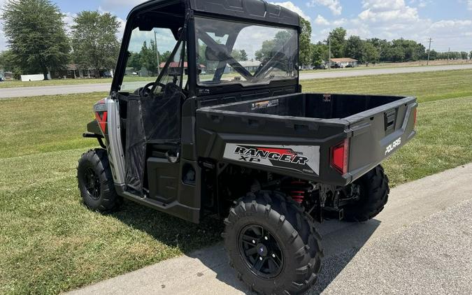 2019 Polaris® Ranger XP® 900 EPS Premium Silver Pearl