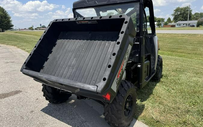 2019 Polaris® Ranger XP® 900 EPS Premium Silver Pearl