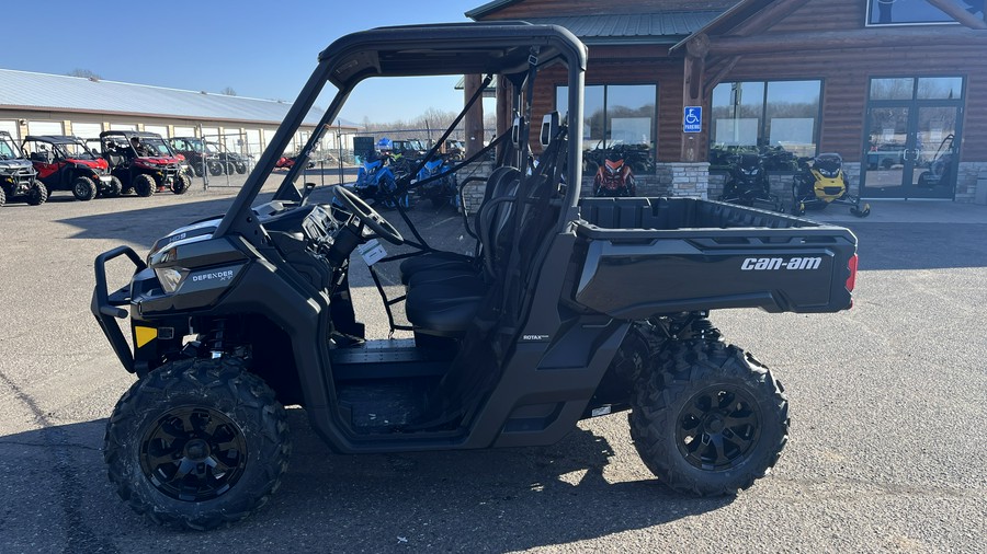 2024 Can-Am™ Defender XT HD9