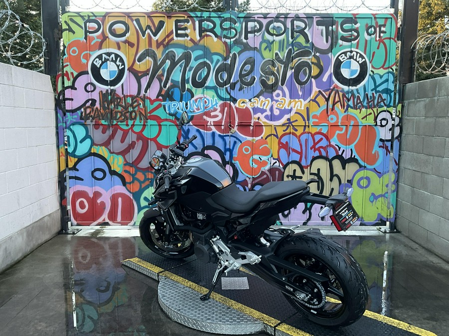 2026 BMW F 900 R