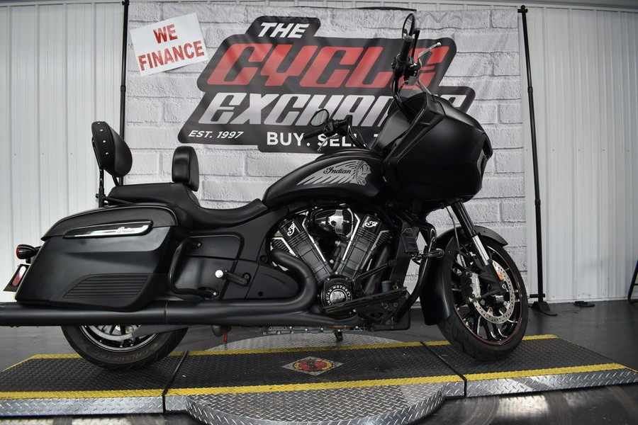 2020 Indian Motorcycle® Challenger Dark Horse Thunder Black Smoke