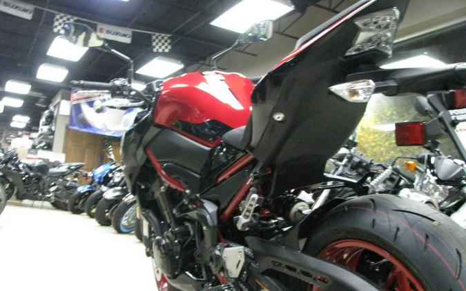 2024 Kawasaki Z900 ABS Candy Persimmon Red/Ebony