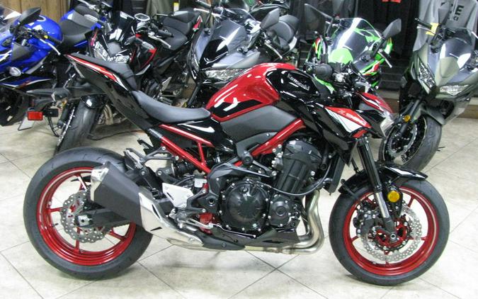 2024 Kawasaki Z900 ABS Candy Persimmon Red/Ebony