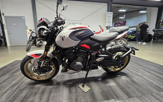 2026 Triumph Trident 800 Ash grey 800