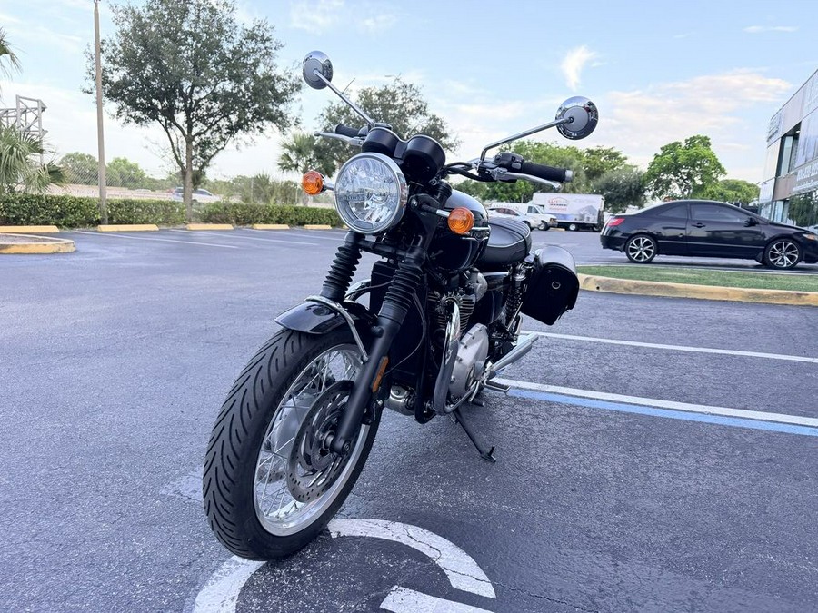 2023 Triumph Bonneville T120 Black Jet Black