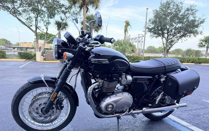 2023 Triumph Bonneville T120 Black Jet Black