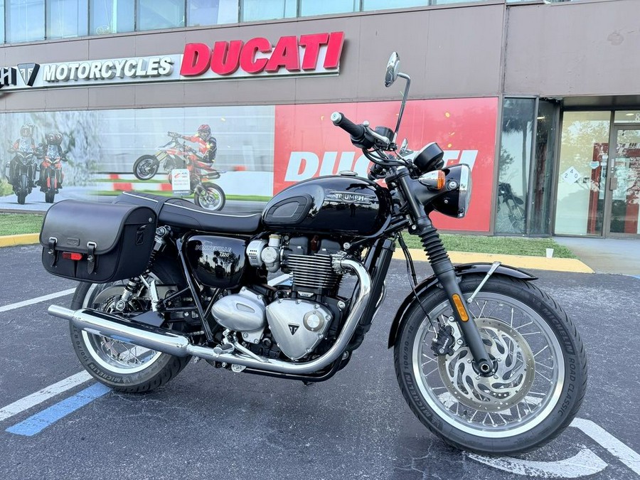 2023 Triumph Bonneville T120 Black Jet Black