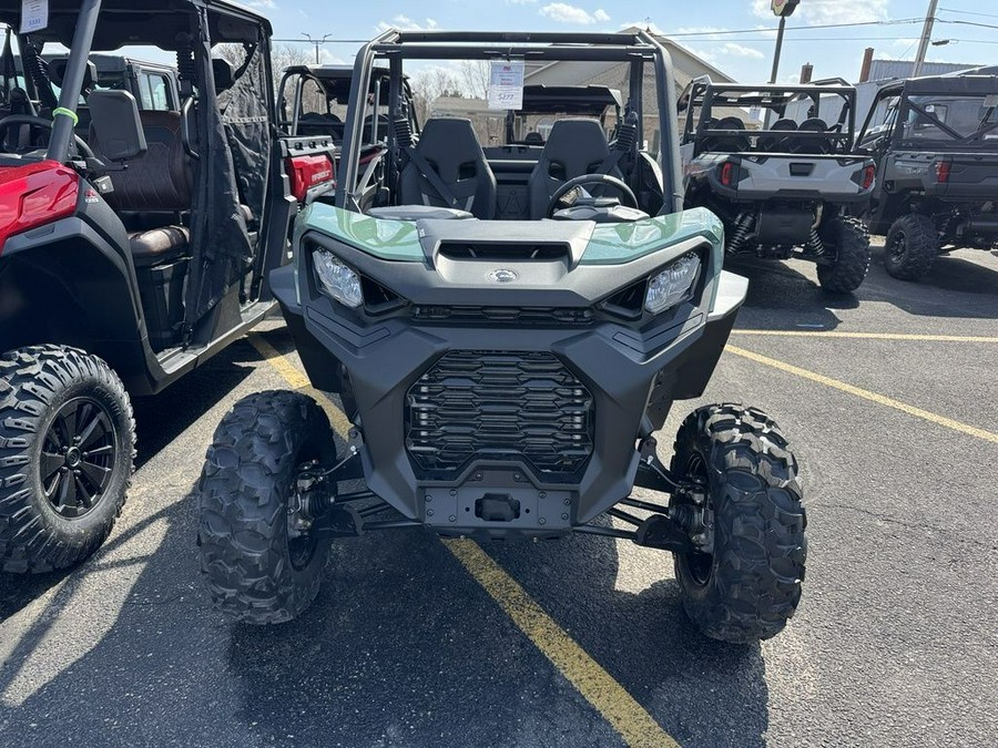 2025 Can-Am® Commander DPS 700